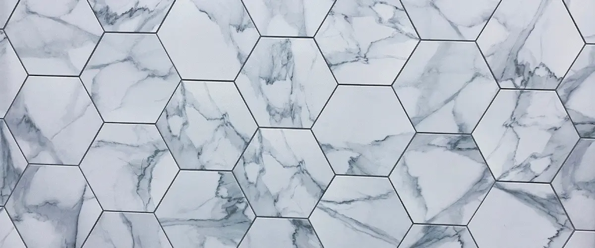Beautiful bathroom backsplash ideas with hexagonal marble backsplash